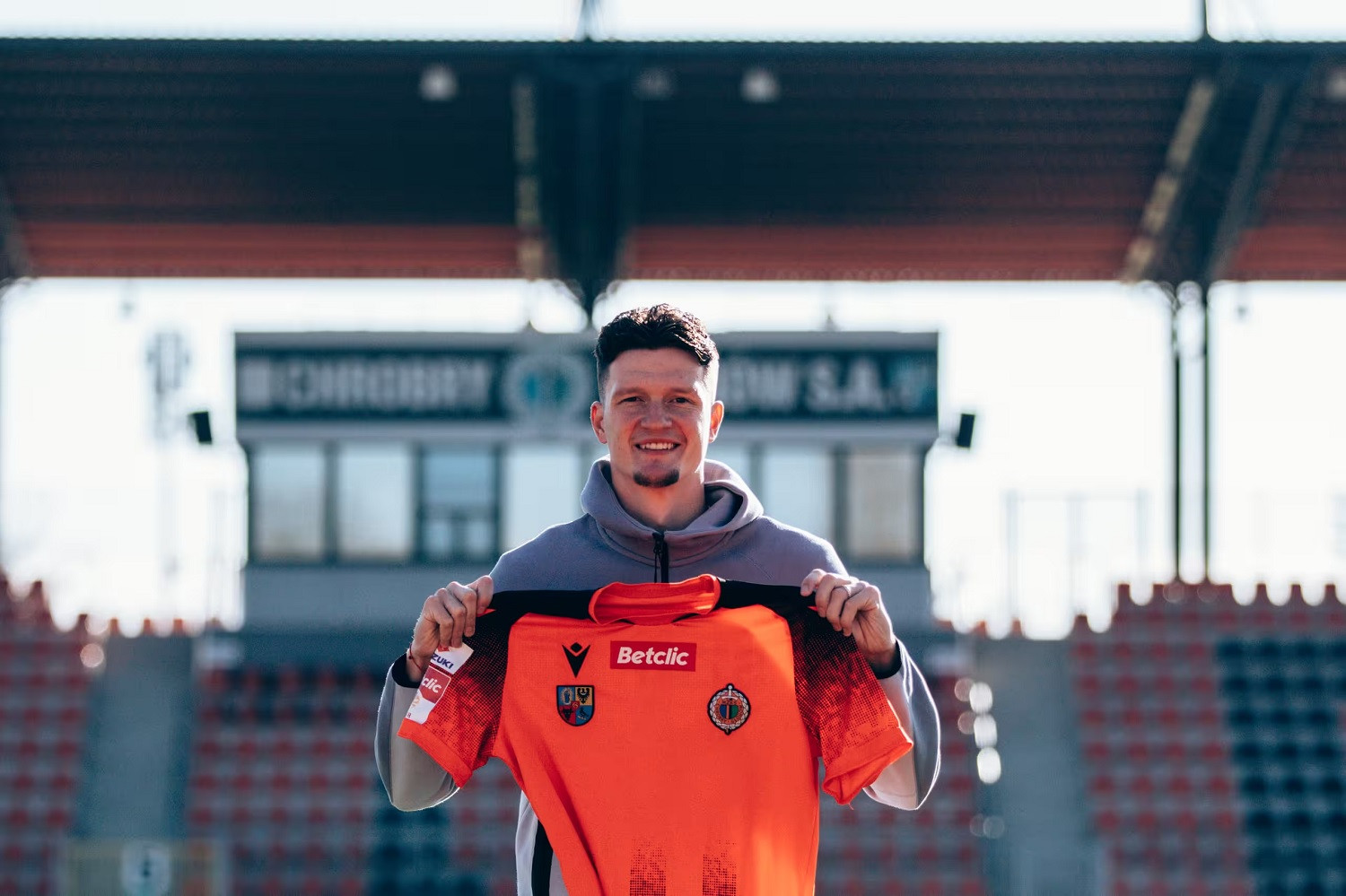 Trafił do siatki w finale baraży o awans. OFICJALNIE: Potwierdzony transfer wewnątrz I ligi | Transfery.info
