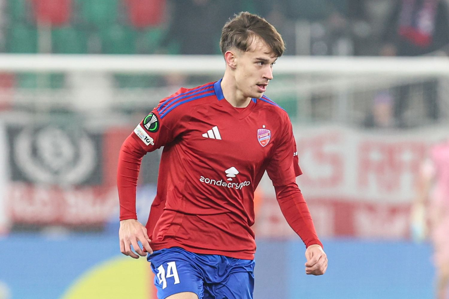 Raków Częstochowa zdecydował w sprawie młodzieżowego reprezentanta kraju?! W poprzednim sezonie zaliczył osiem występów