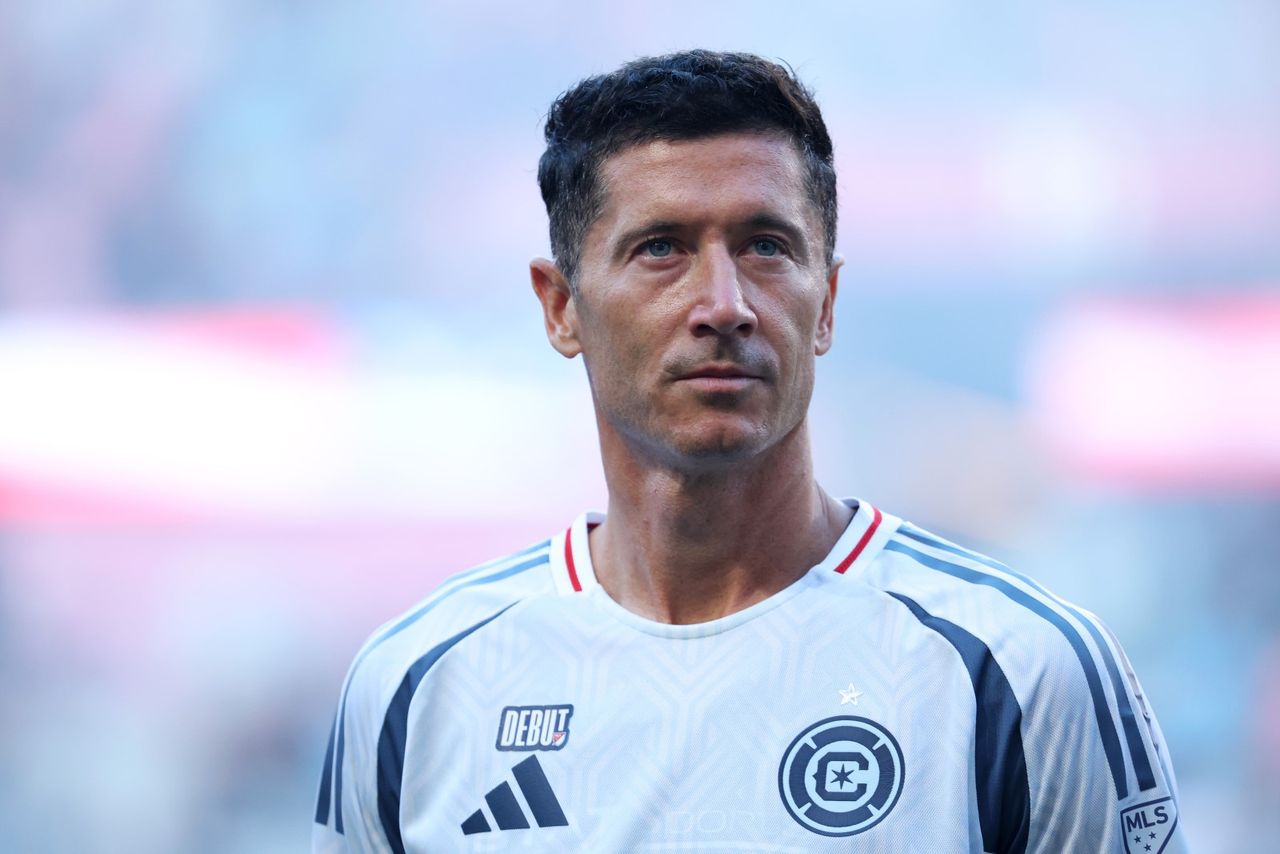 Zahavi ujawnia. Te europejskie kluby były zainteresowane Lewandowskim