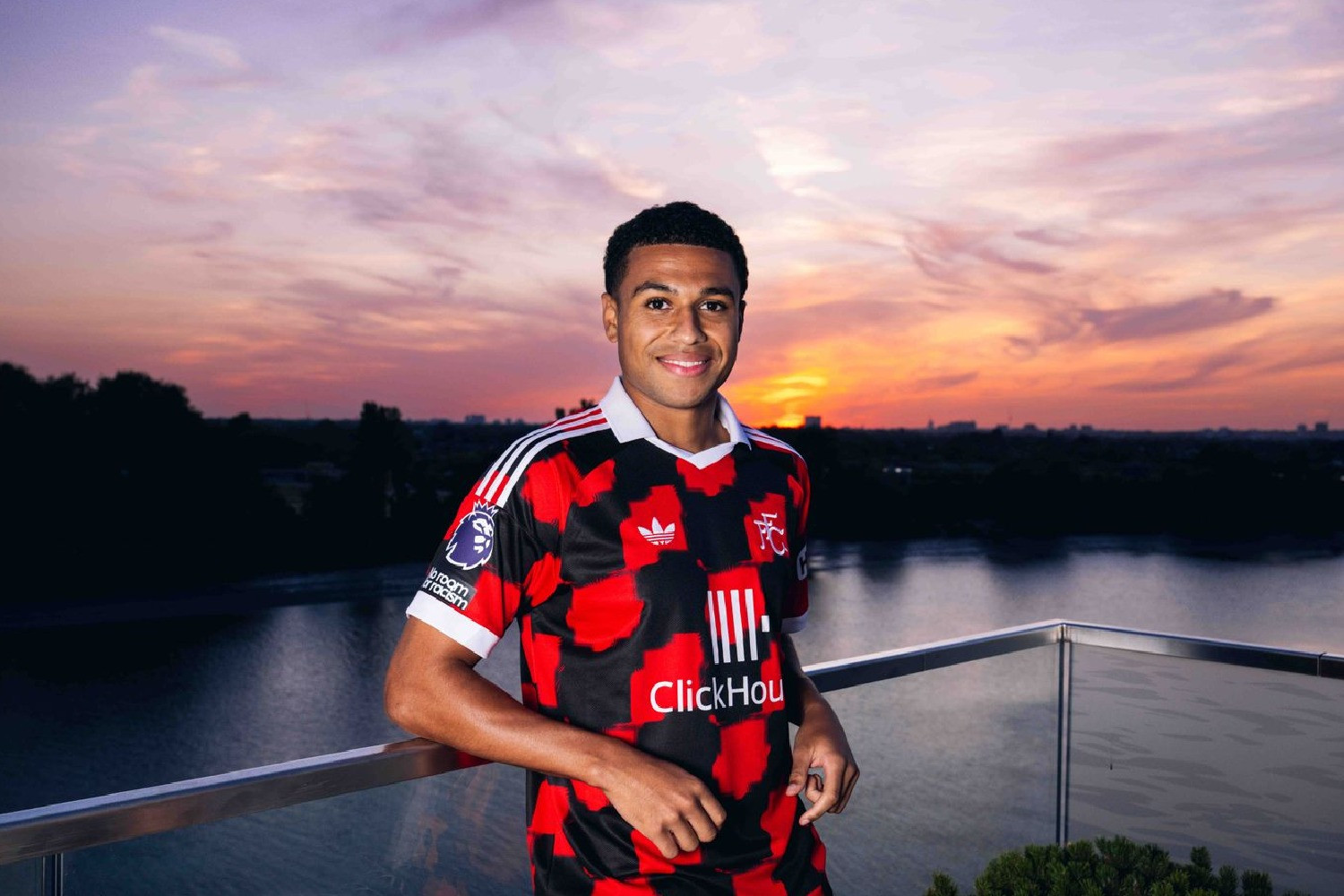 OFICJALNIE: Fulham dopięło transfer najdroższego piłkarza z Irlandii Północnej w historii. Łącznie 35 milionów euro