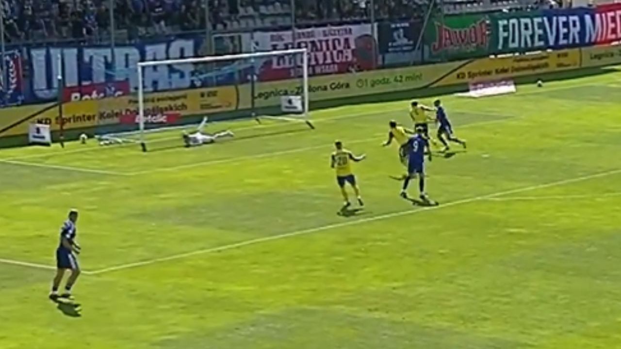 Gol w ostatniej akcji meczu ustalił wynik w hicie 1. Ligi