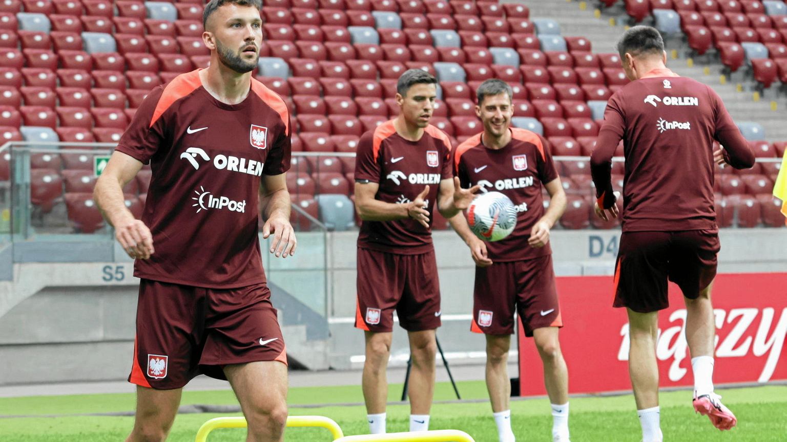 Ponad 140 meczów w Serie A, w kadrze tylko epizody. Urban nie może go stracić