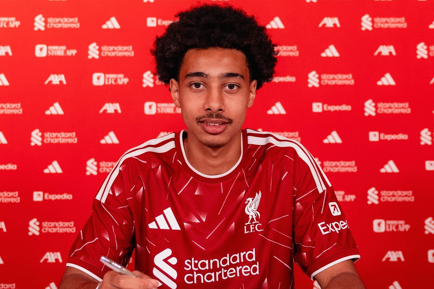 OFICJALNIE: Liverpool sfinalizował transfer napastnika na nowy rok. 23 gole w 25 meczach dla juniorskiej reprezentacji Francji