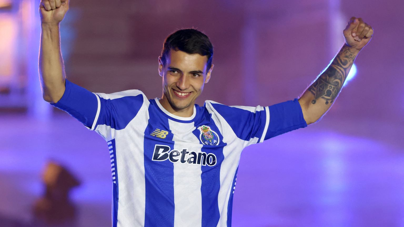 Media: FC Porto wyceniło Kiwiora. Barcelona musiałaby wydać fortunę
