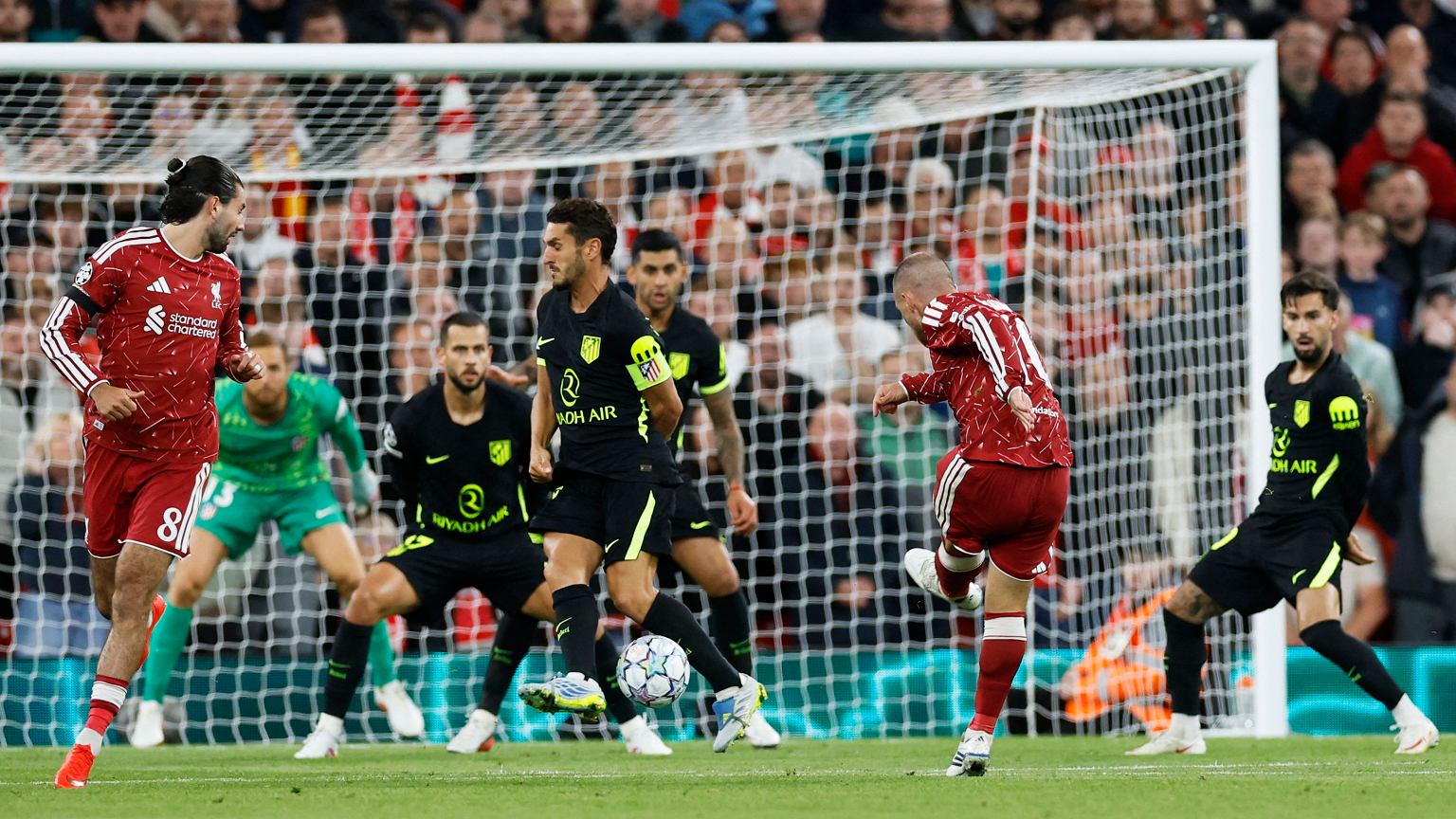 Trzy gole w meczu Liverpool - Atletico! Potężny strzał zadecydował