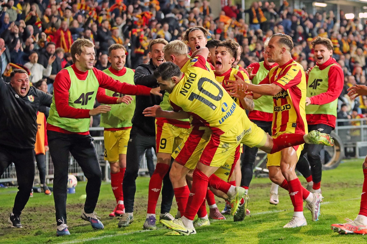 Korona utrzymała się w Ekstraklasie. Teraz przedłuży dwa ważne kontrakty - Goal.pl