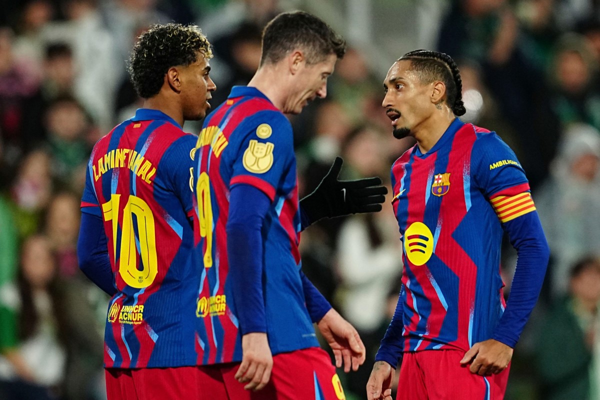 Znany napastnik zgłosił się do Barcelony! Jest odpowiedź - Goal.pl
