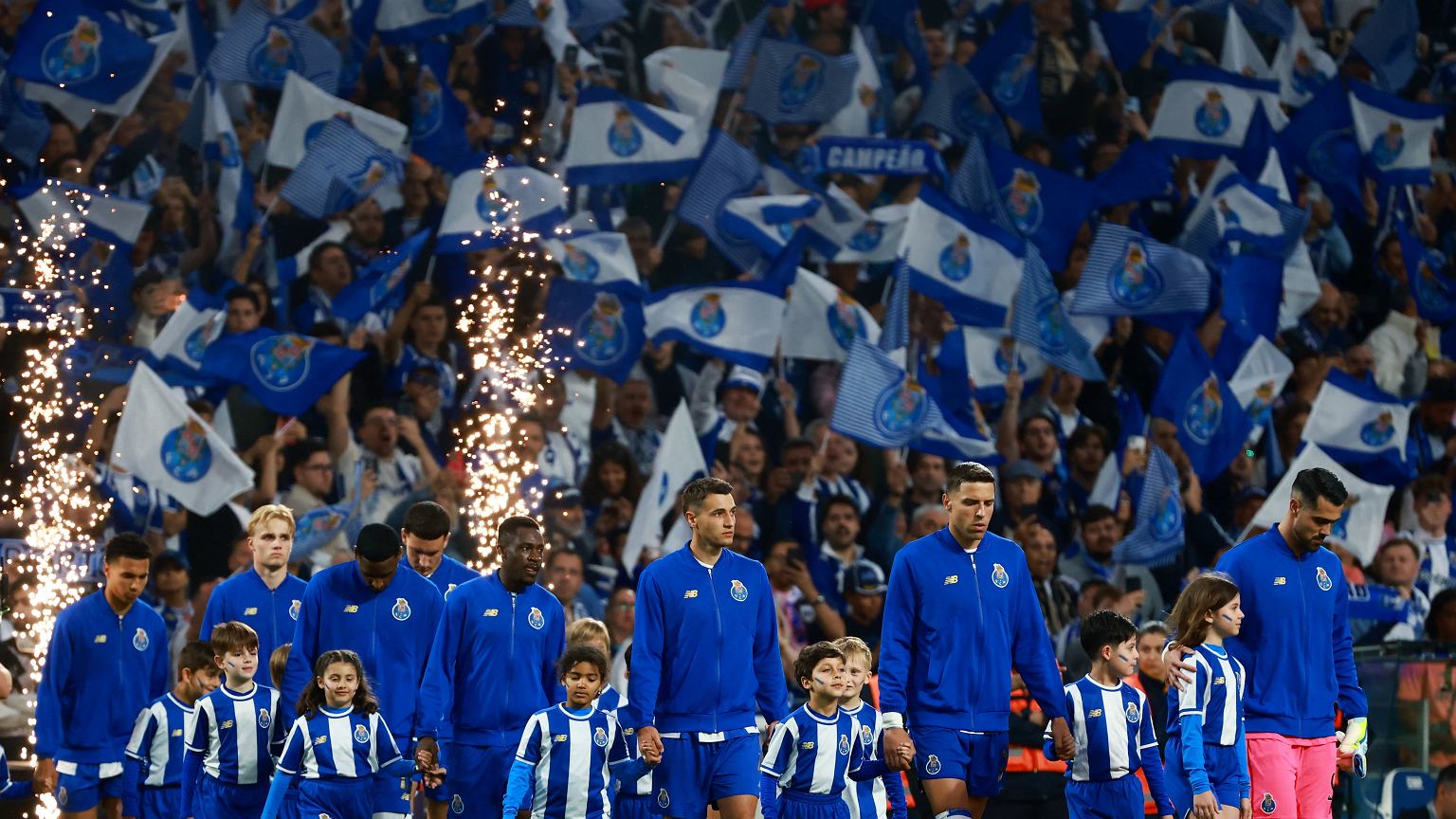 Polak z FC trafi do FC Barcelony? Sensacyjne doniesienia z Hiszpanii