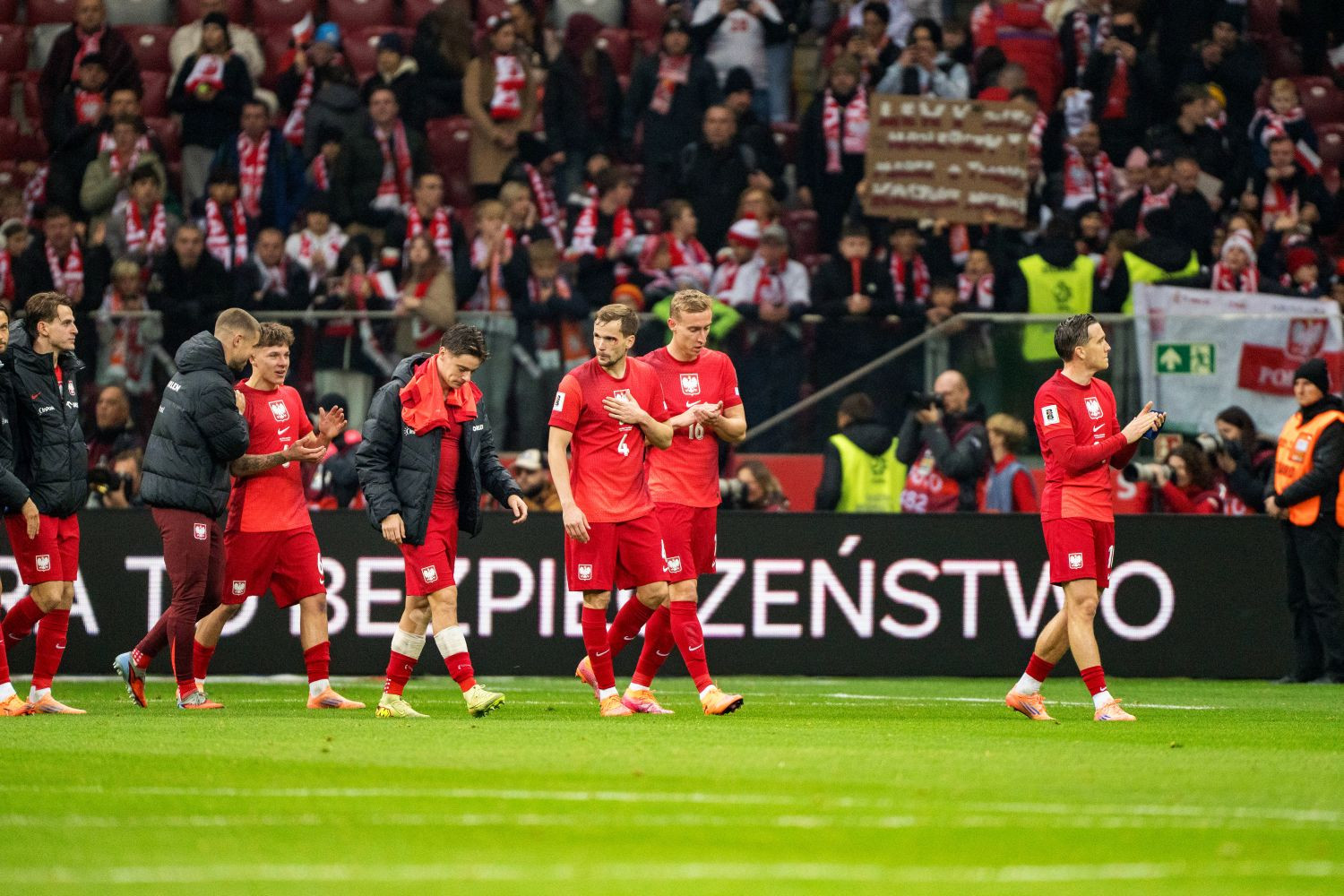 Napastnik wypisał się z reprezentacji Polski. Fatalna sytuacja po transferze