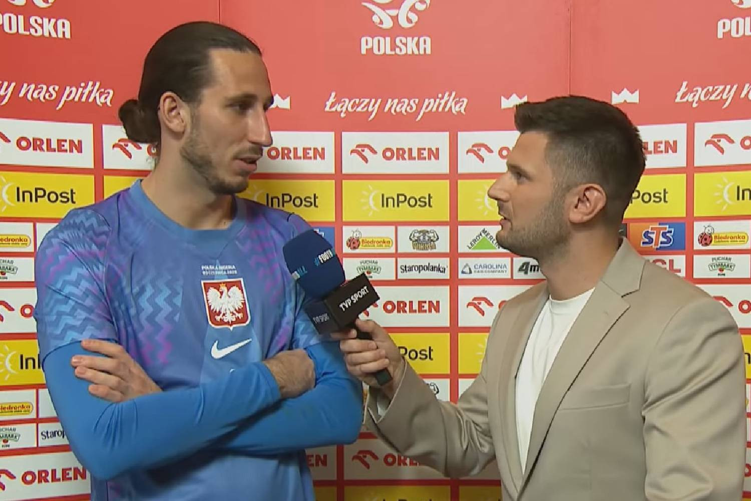 Kamil Grabara: Jakbym ja puścił taką bramkę, to byście ze mną jechali | Transfery.info