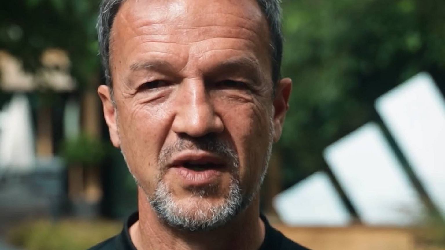 Legia sprzedaje 19-letni talent. Bobić się tłumaczy. 