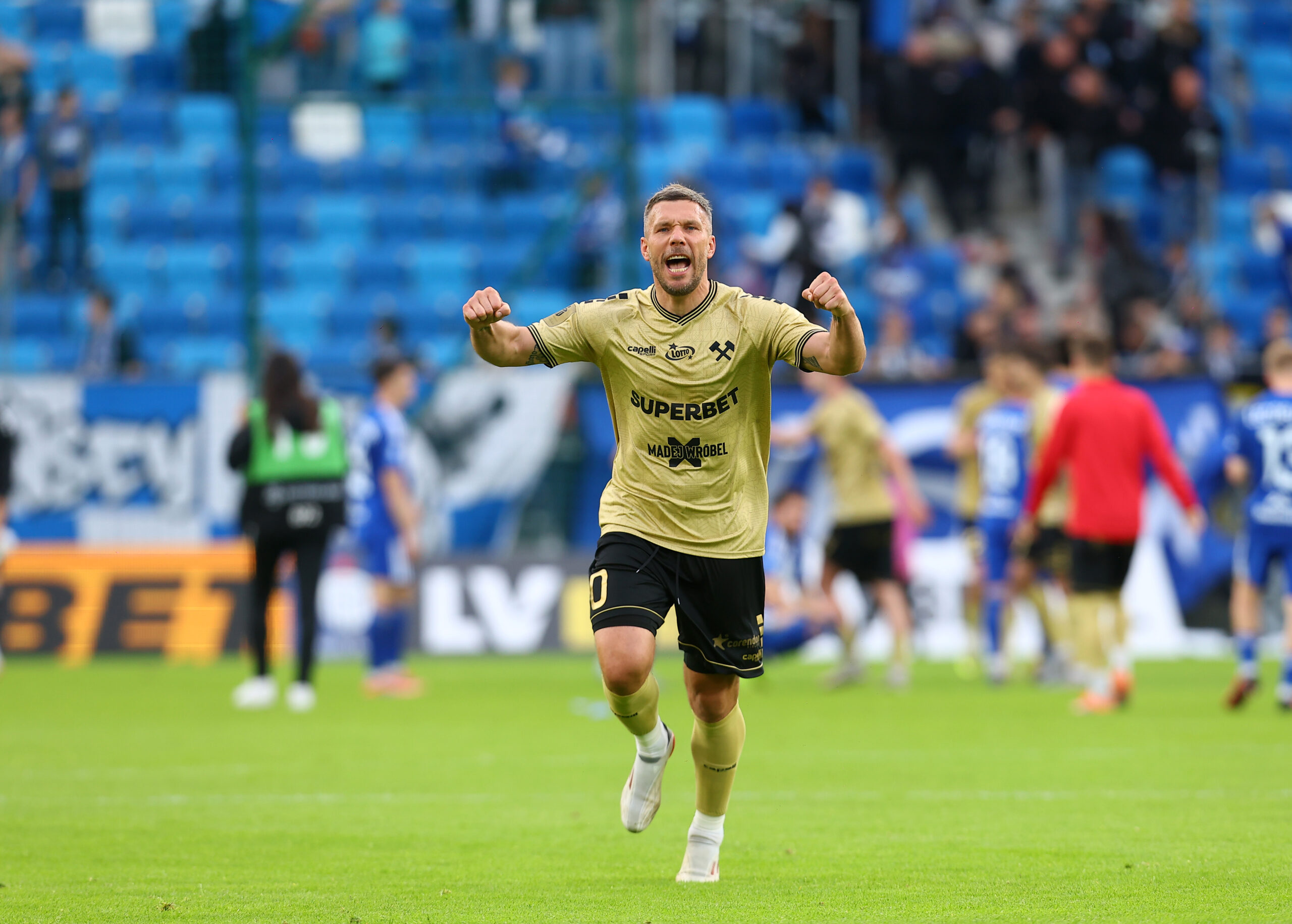 Oficjalnie: Lukas Podolski kończy karierę! [WIDEO] – PiłkaNożna.pl