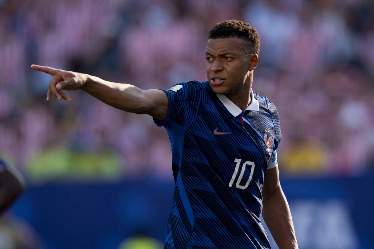 Mbappe odpowiedział na skandaliczny atak. 