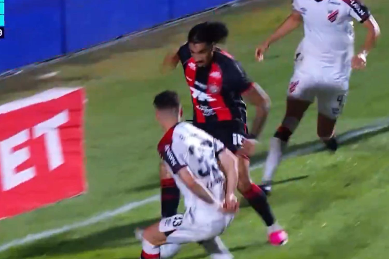 Ma trafić do Widzewa Łódź, pomógł w sensacyjnej remontadzie! Kapitalna akcja na koniec [WIDEO]