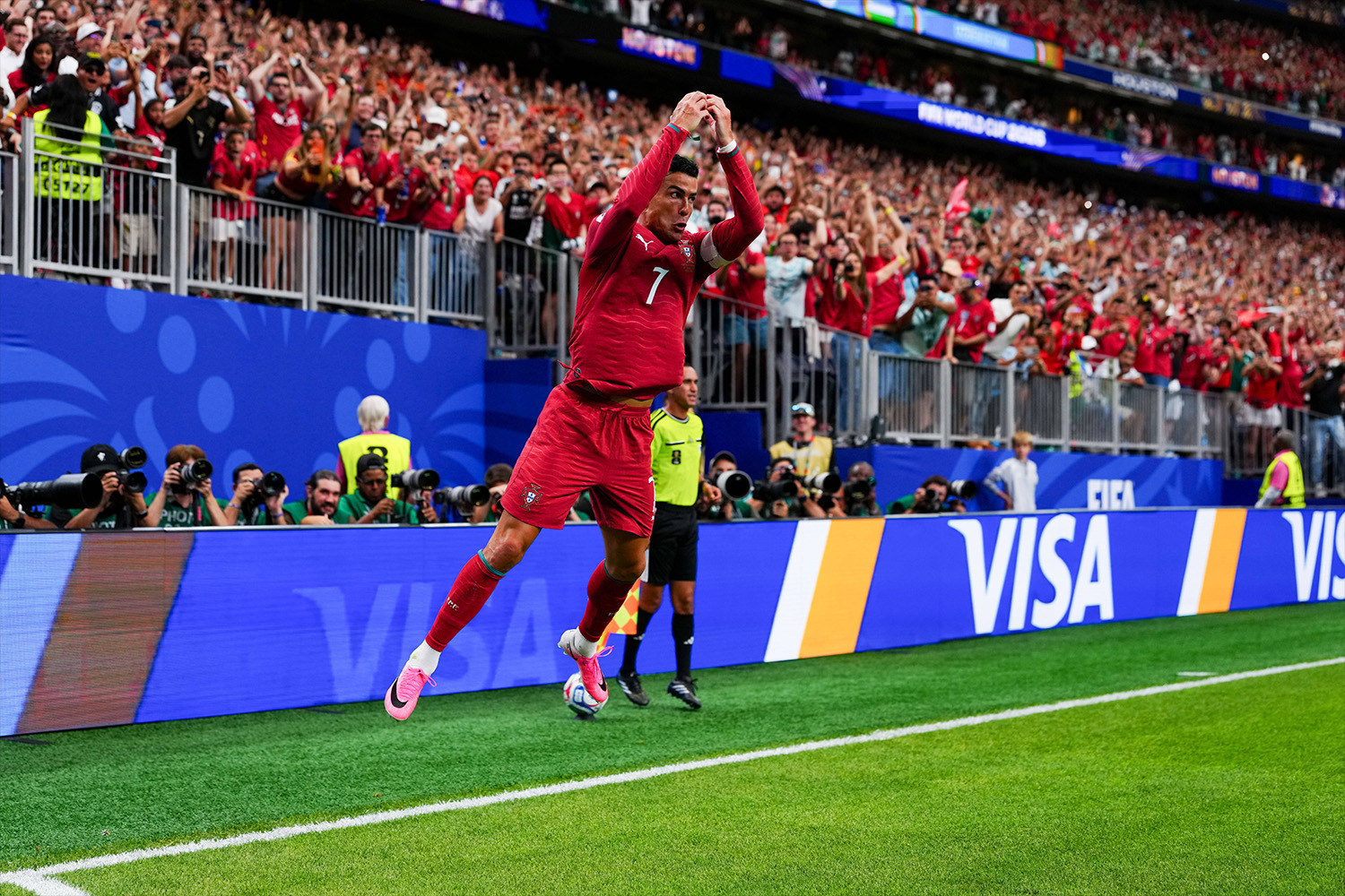 Rekordowy występ Cristiano Ronaldo. Portugalia zmazała plamę [WIDEO]