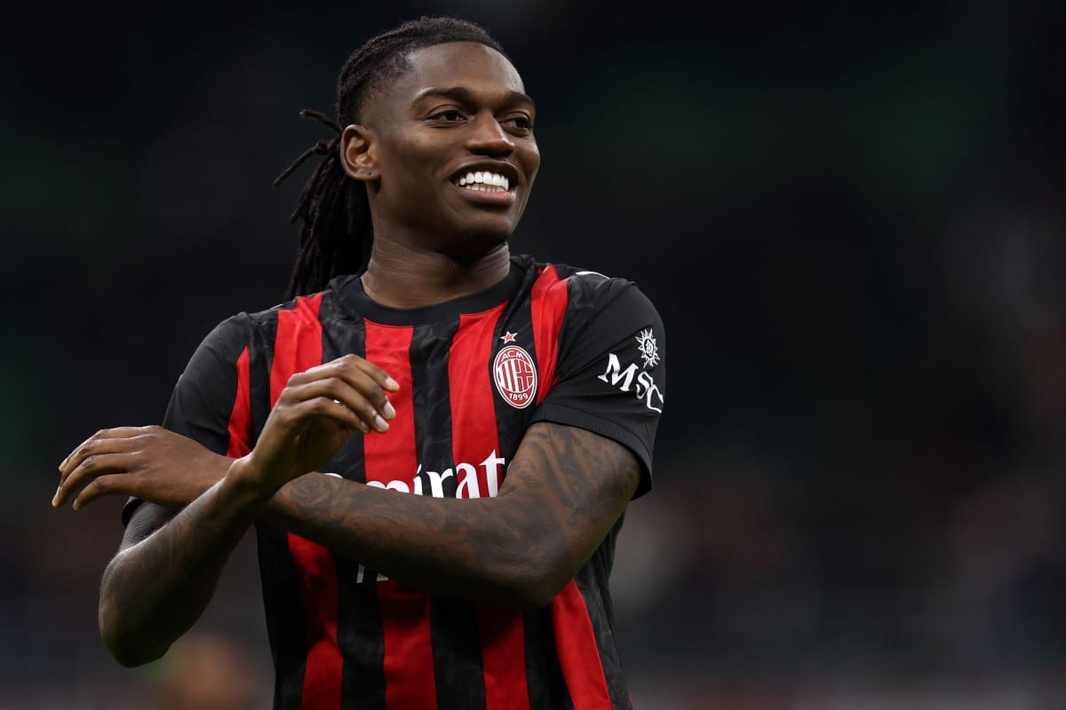 Wielka kasa dla Leao. Gigant zaoferował Milanowi 50 mln euro