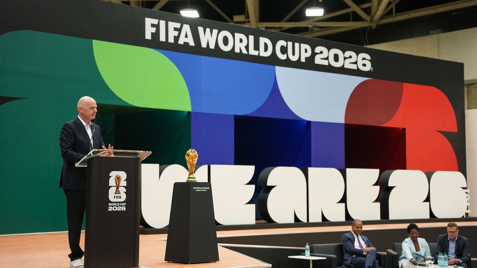 FIFA wycofuje się ze swoich decyzji przed MŚ. To znowu uderzy w kibiców