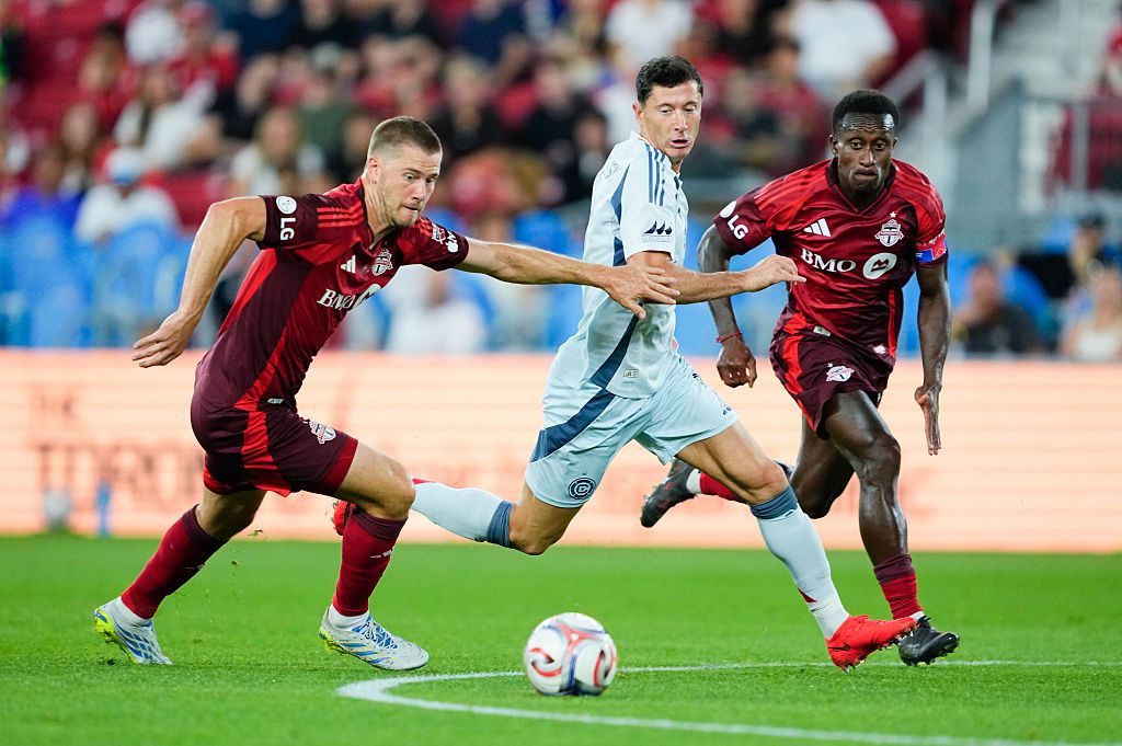 Szalony mecz w Toronto. Gol Lewandowskiego nie dał zwycięstwa