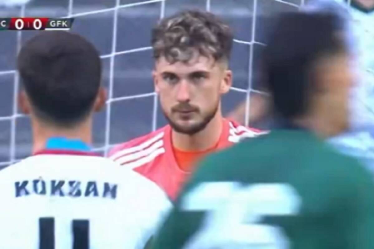 Babol Tobiasza! Potworny błąd byłego bramkarza Legii [WIDEO]