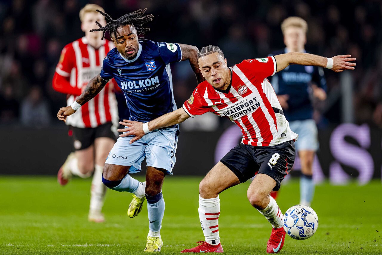 Wychowanek Ajaksu w Ekstraklasie. Transfer do ofensywy