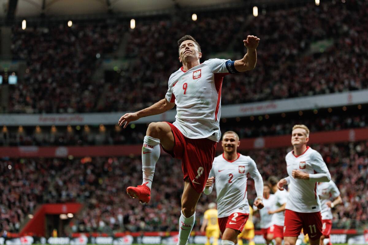 Brawo Lewandowski! Dwa gole kapitana z Rumunią [WIDEO]
