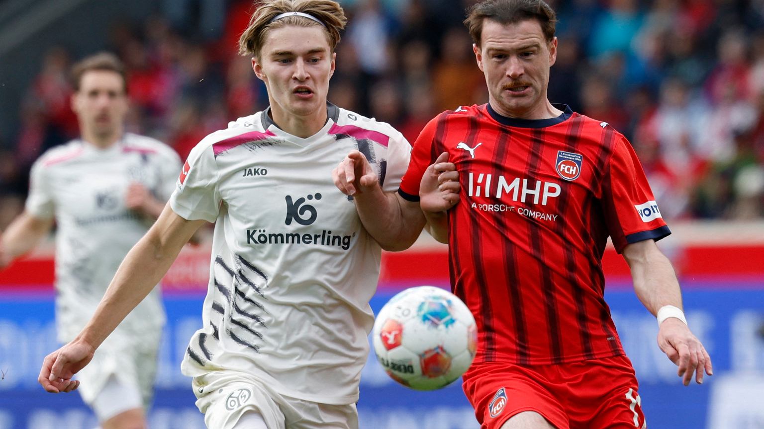 Co za rajd, co za asysta! Polak zaczarował rywali w Bundeslidze