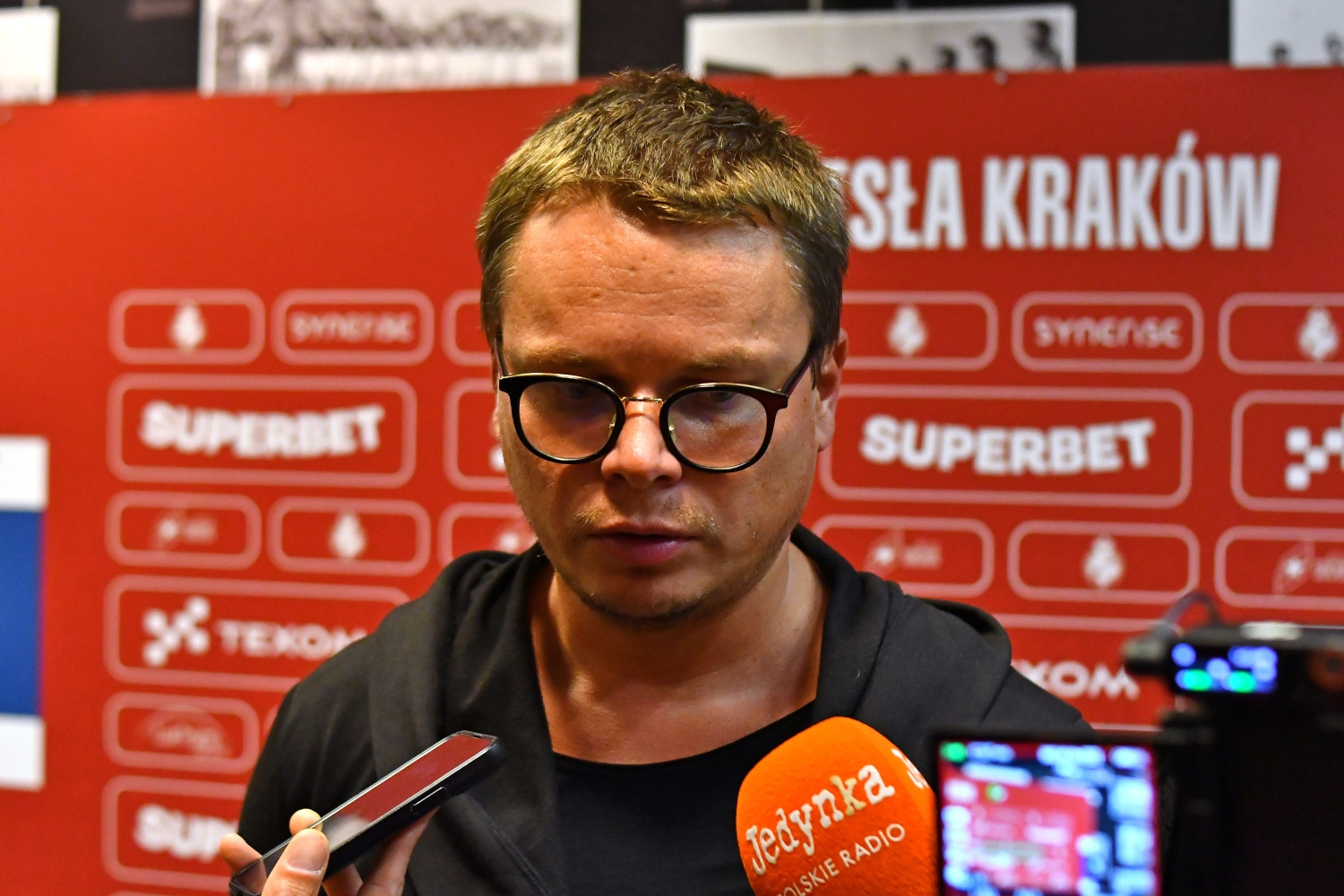 „Dalej czekam na kilkaset tysięcy euro”. Jarosław Królewski grzmi przy okazji transferu Lecha Poznań