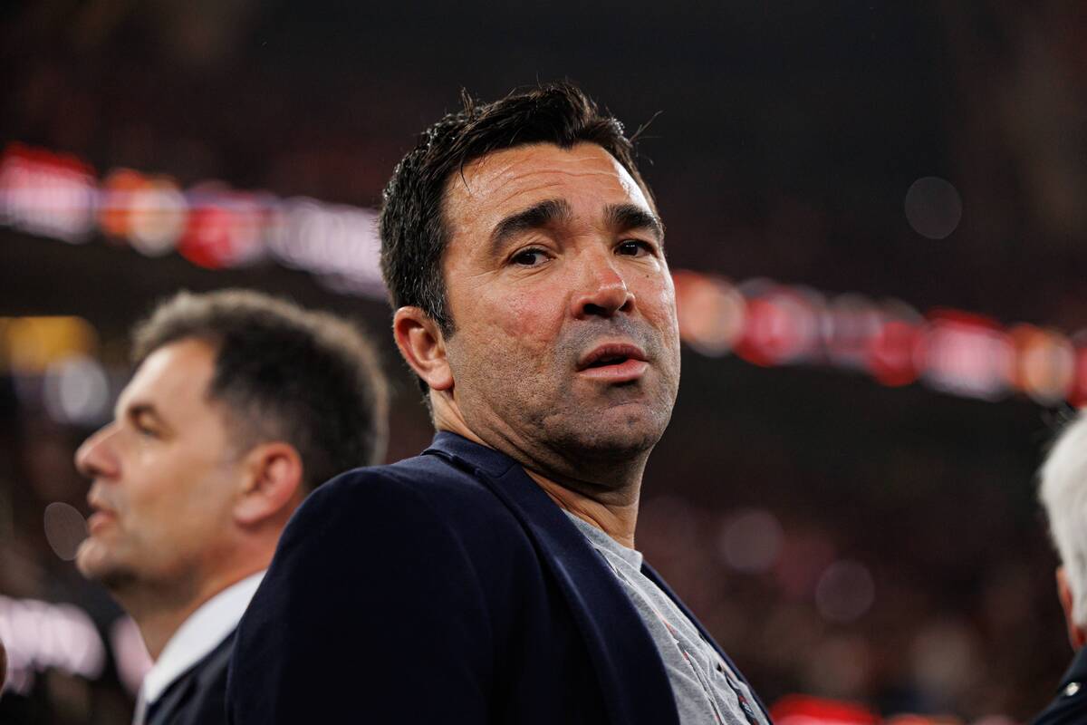 Deco mówił o transferach Barcelony. Nagle nawiązał do Lewandowskiego