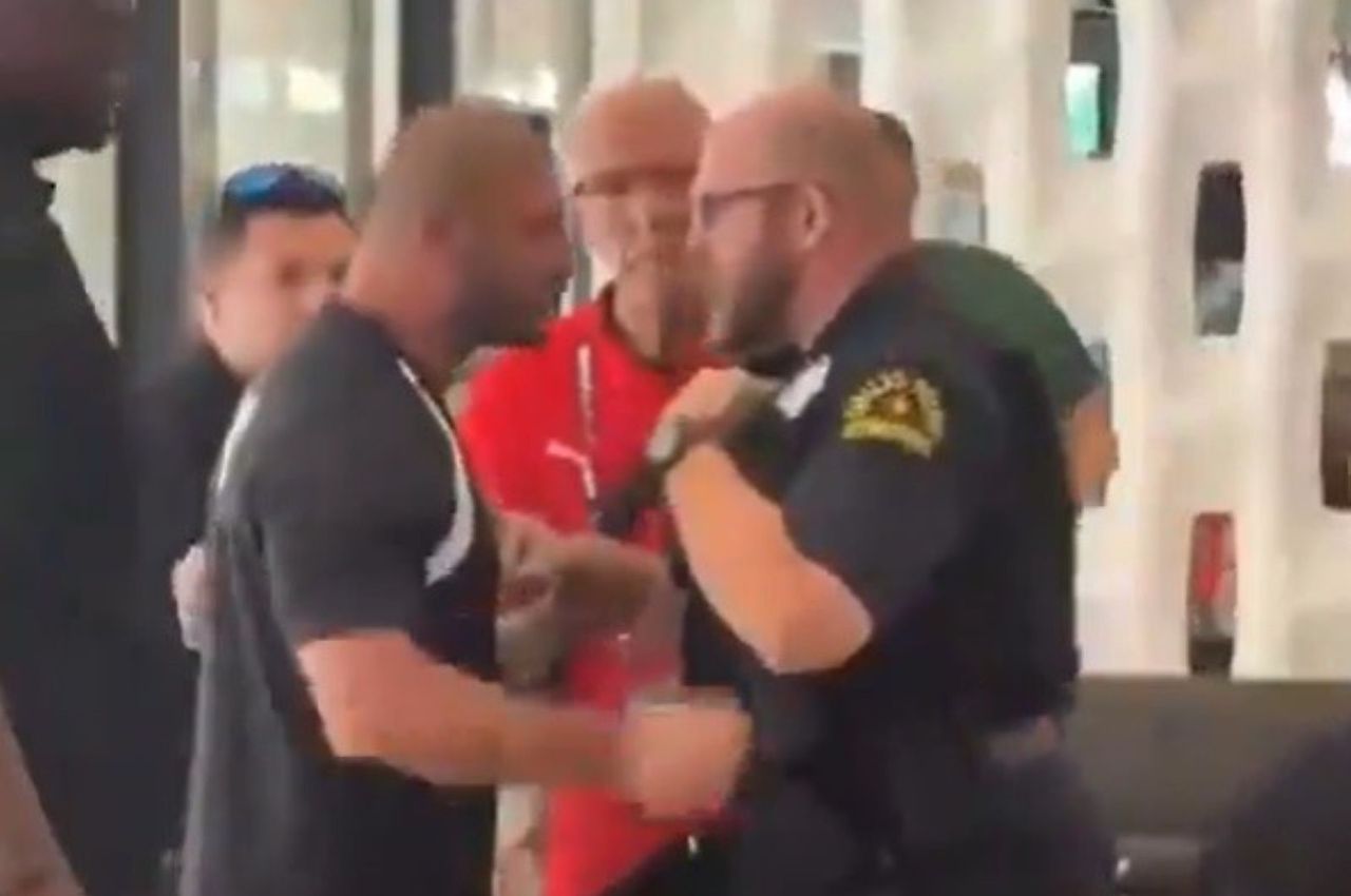 Wideo krąży po sieci. Trener starł się z amerykańskimi policjantami