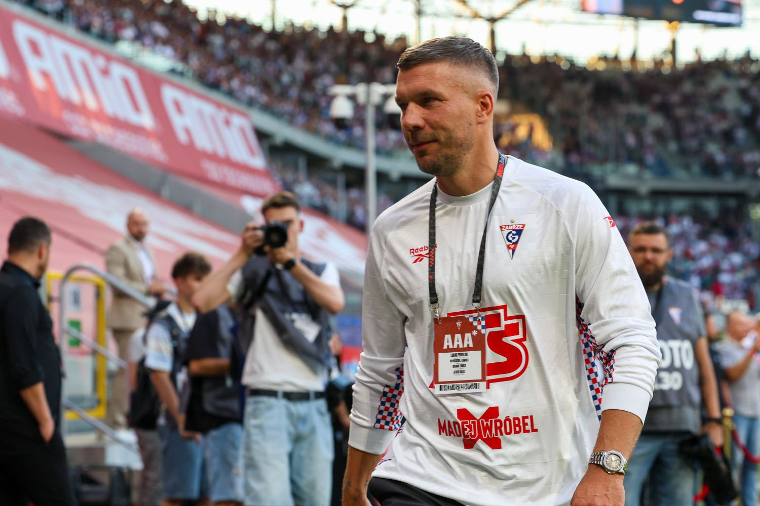 Wyjątkowy gest Lukasa Podolskiego wobec kibiców Górnika Zabrze. Sfinansował to z własnej kieszeni