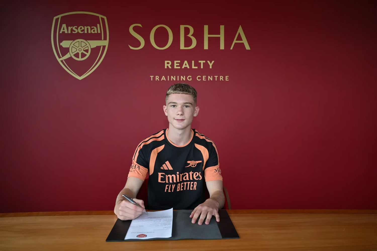 OFICJALNIE: Arsenal sprowadził drugiego nastolatka o polskich korzeniach. Pobił rekord Aarona Ramseya