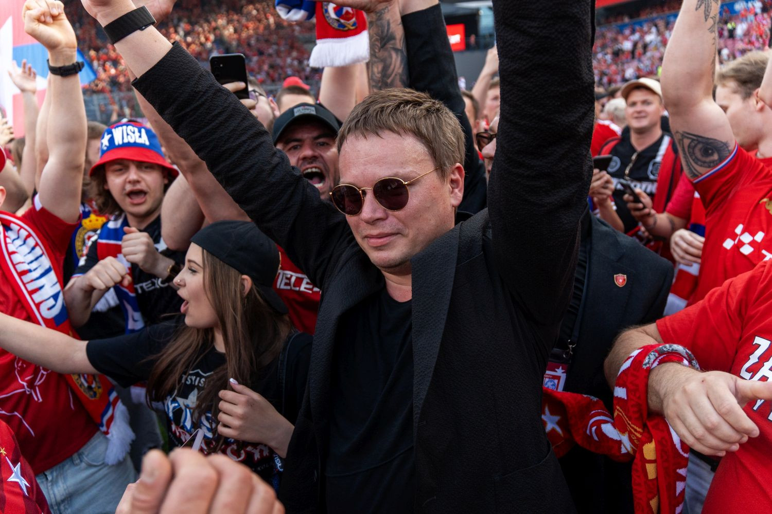 Jarosław Królewski z odezwą do „kumatych”. „Mam wyj***** na wszystkie wasze pakty”