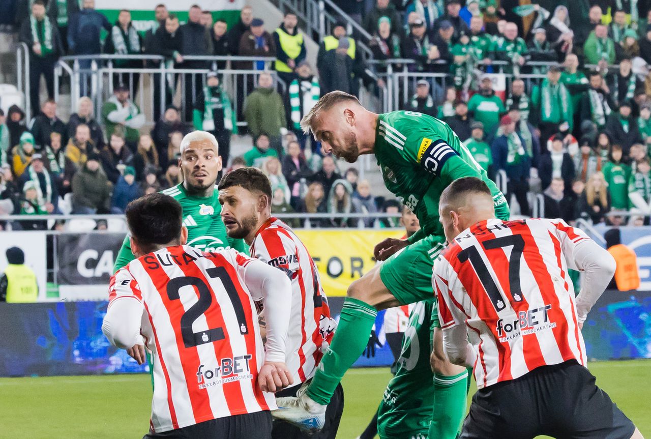 PKO Ekstraklasa: bez zmian w czołówce, Cracovia nad przepaścią, zobacz tabelę