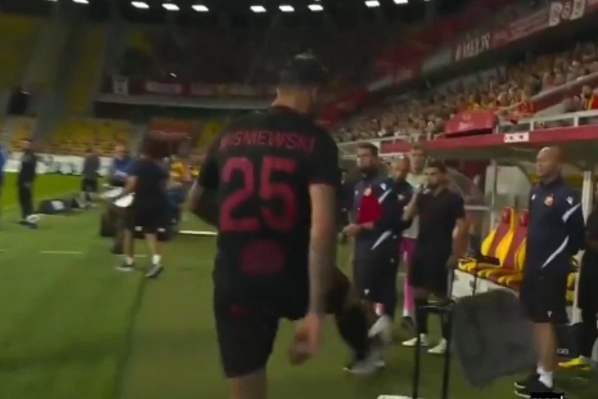 Furia reprezentanta Polski po zmianie w meczu Widzewa. Vuković tłumaczy