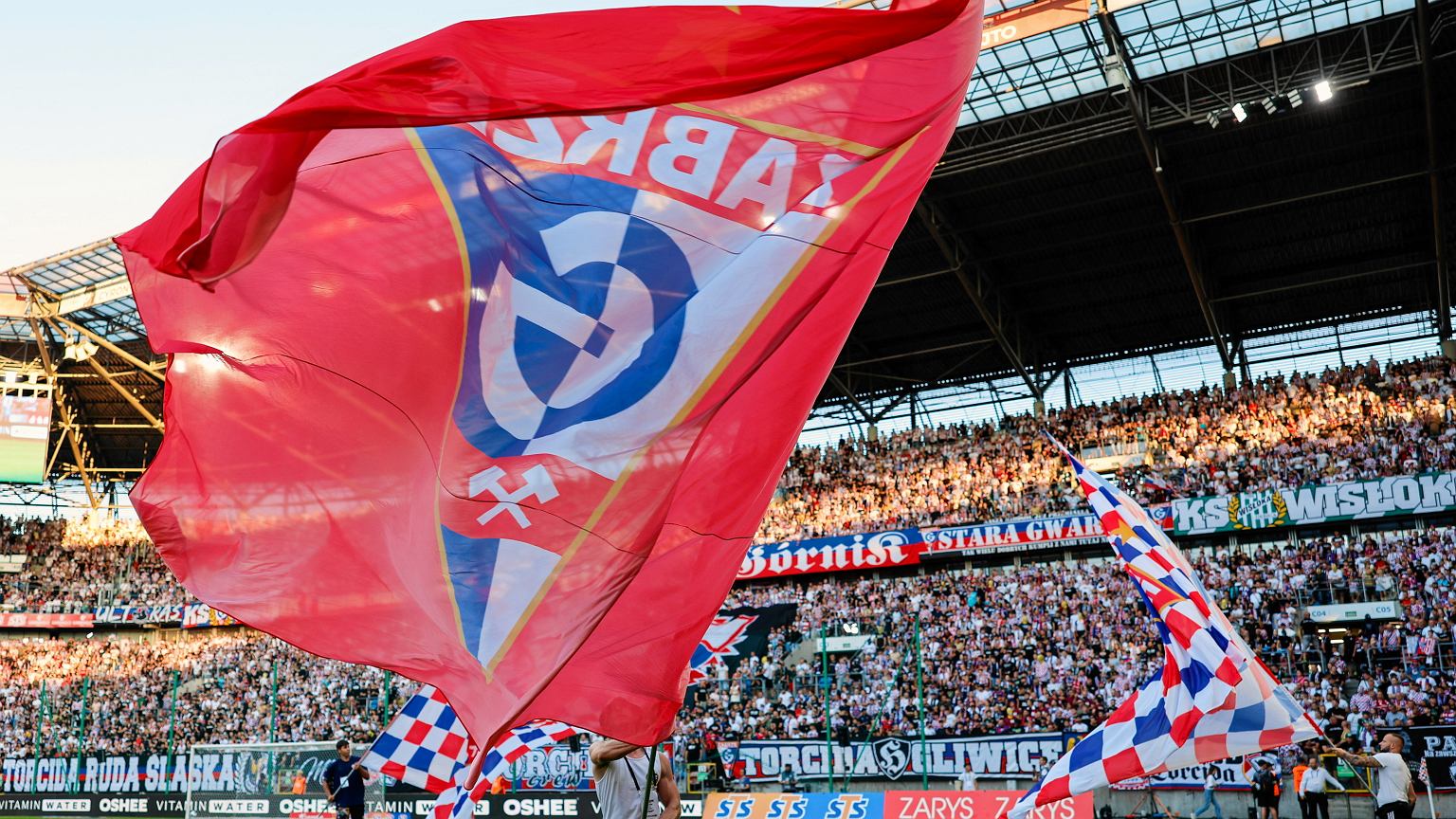 Francuskie media nie miały litości. Tak podsumowały Górnika