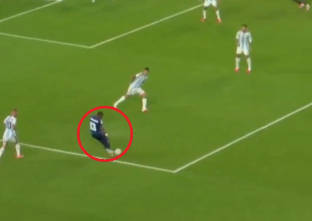 Gol mundialu? Niebywałe trafienie przeciwko Argentynie