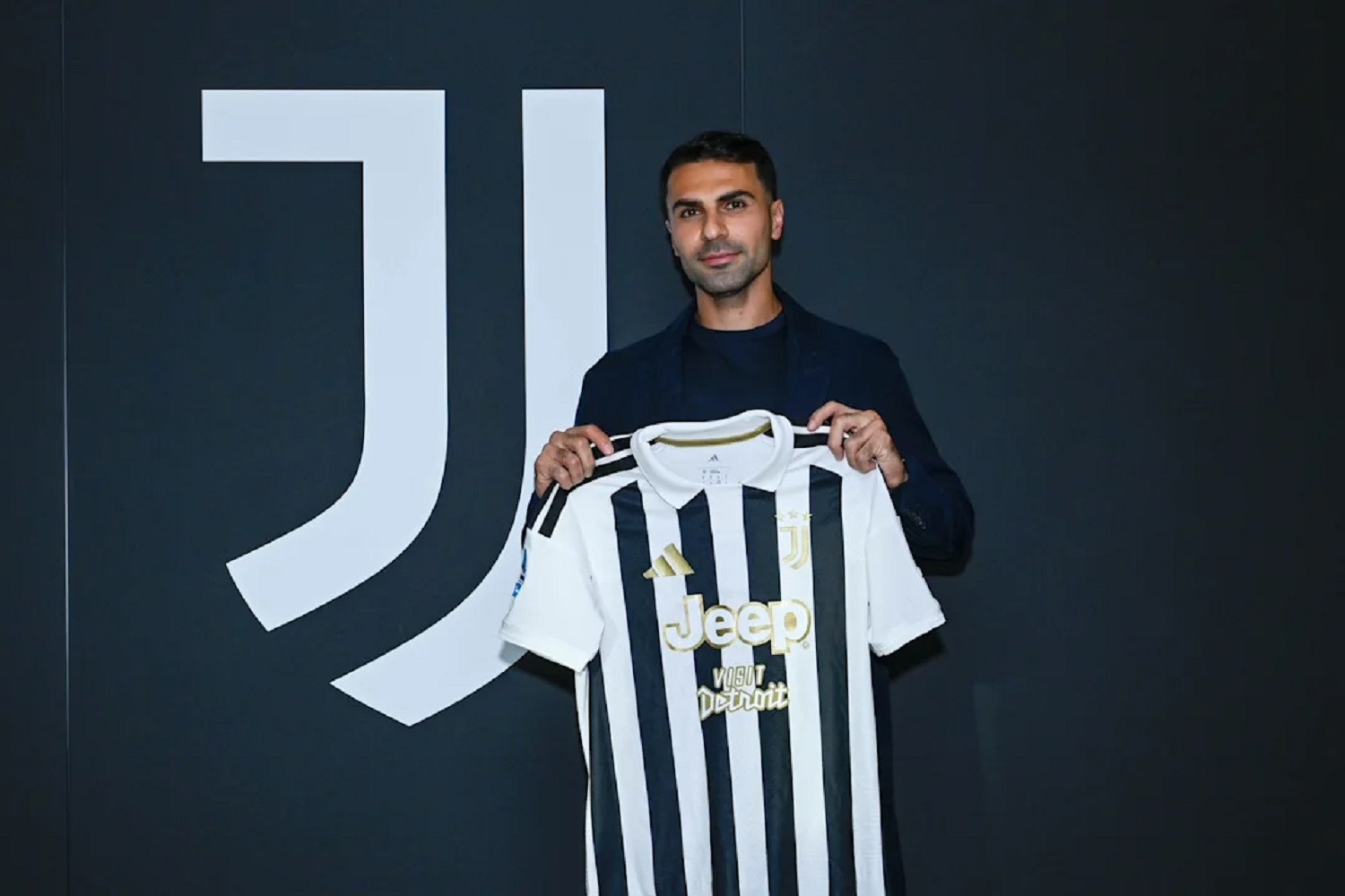 Był o krok od przedłużenia kontraktu w AS Romie, przeszedł do Juventusu [OFICJALNIE]