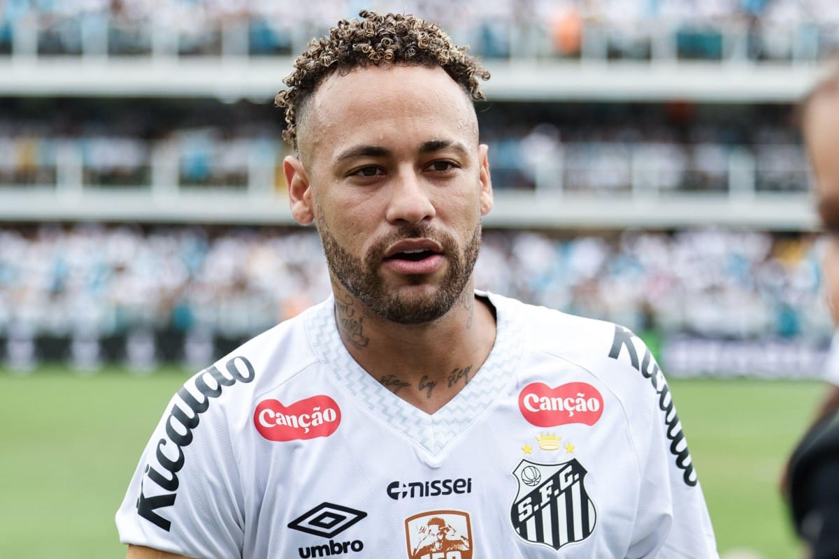 Neymar przejdzie do znanego klubu? Ponownie zagrałby z legendami!