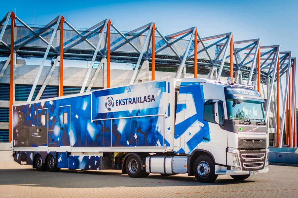 Trzy pakiety zamiast jednego. Ekstraklasa może namieszać na rynku transmisji