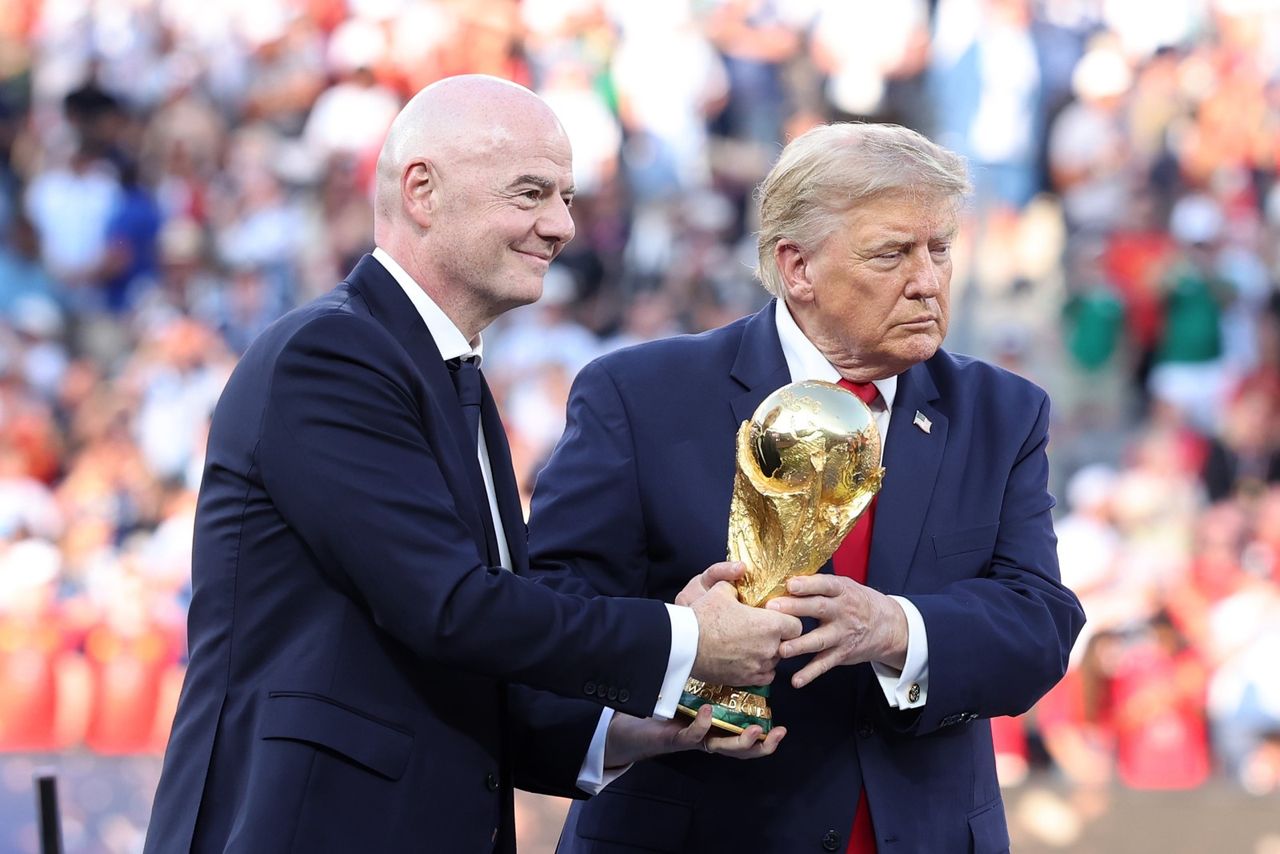 Nocny wpis Infantino. 