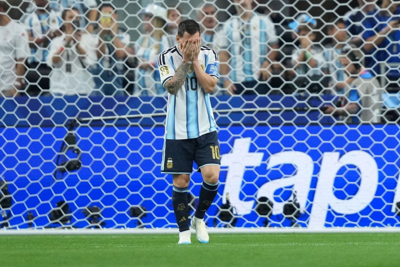Niechlubny rekord. Messi pierwszym takim piłkarzem w historii
