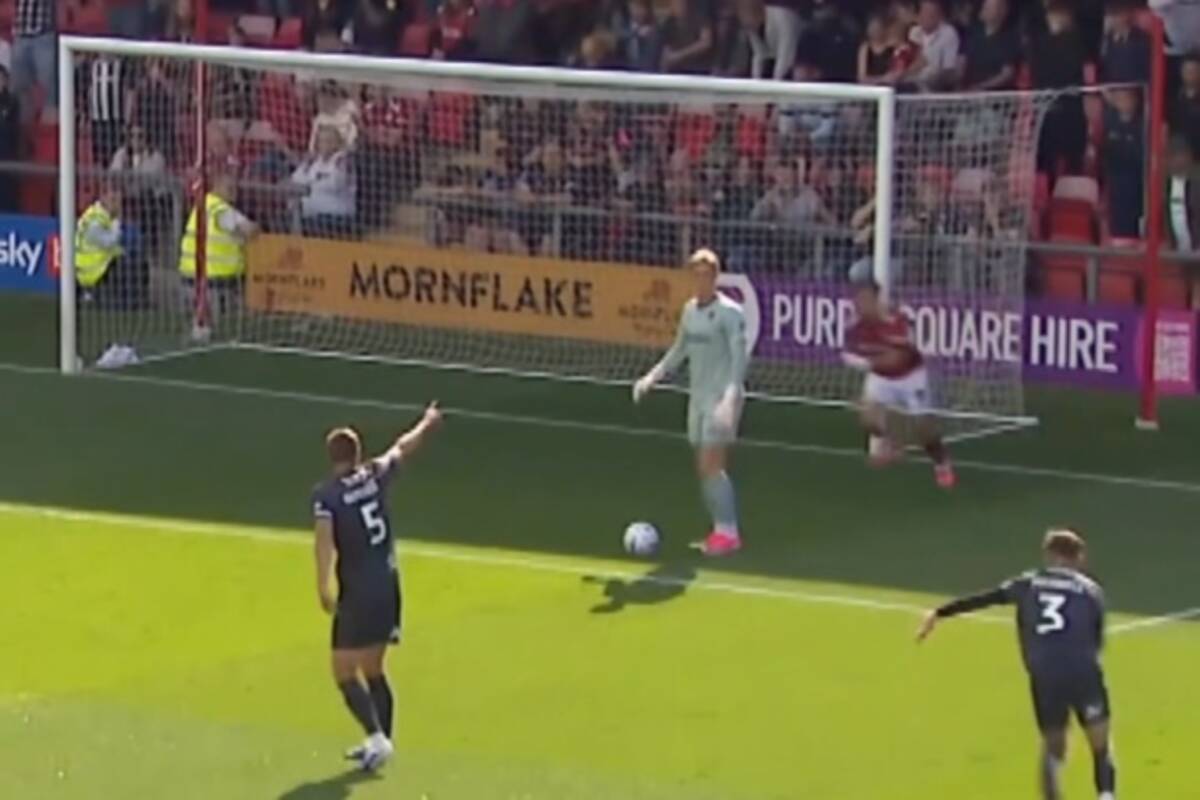 Kuriozalny gol w Anglii. Trudno w to uwierzyć [WIDEO]