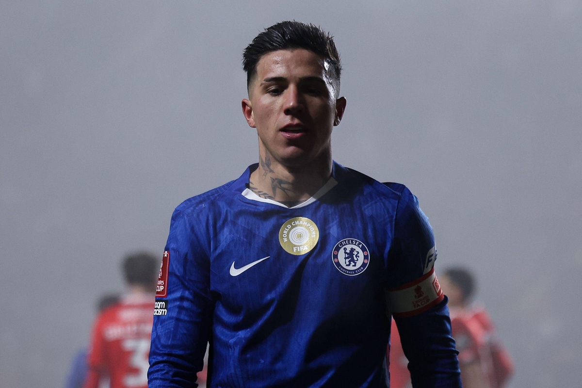 Enzo Fernandez łączony z hitowym transferem wewnątrz Premier League!