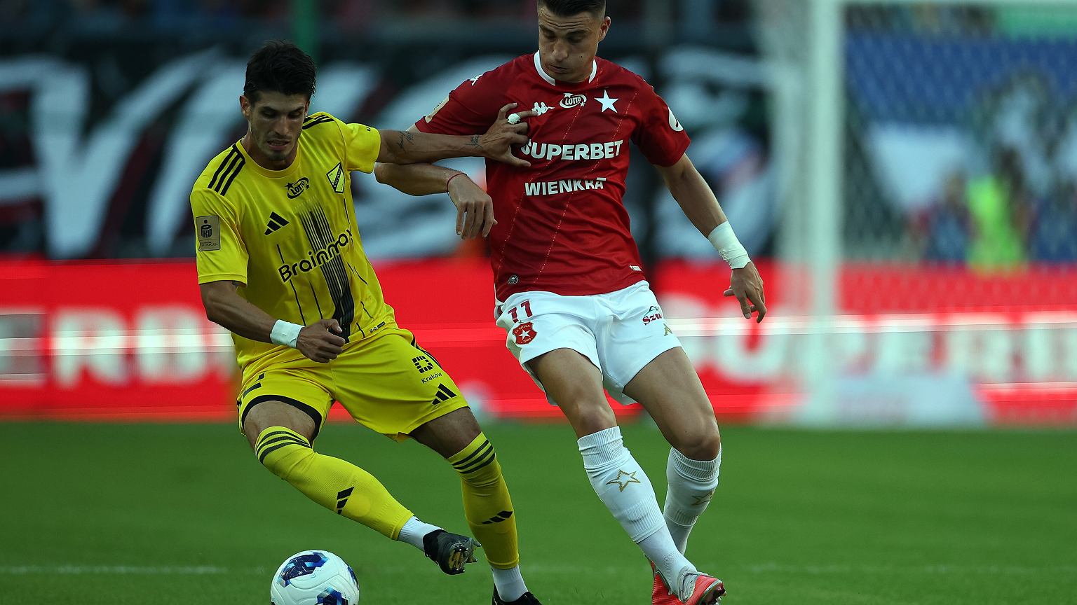 Co za gol w meczu Wisły Kraków! Stadiony świata