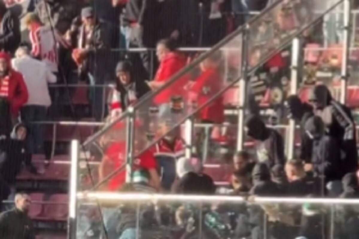 Skandal w Bundeslidze. Sędzia przerwał mecz [WIDEO]