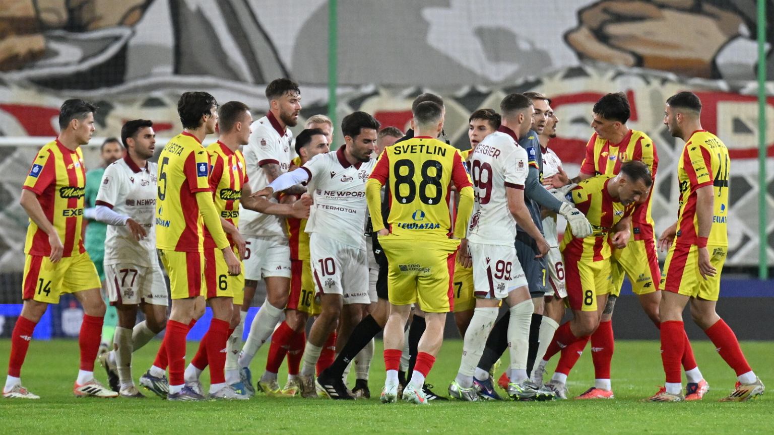 Widzew spadnie z Ekstraklasy? Oto tabela po piątkowych meczach