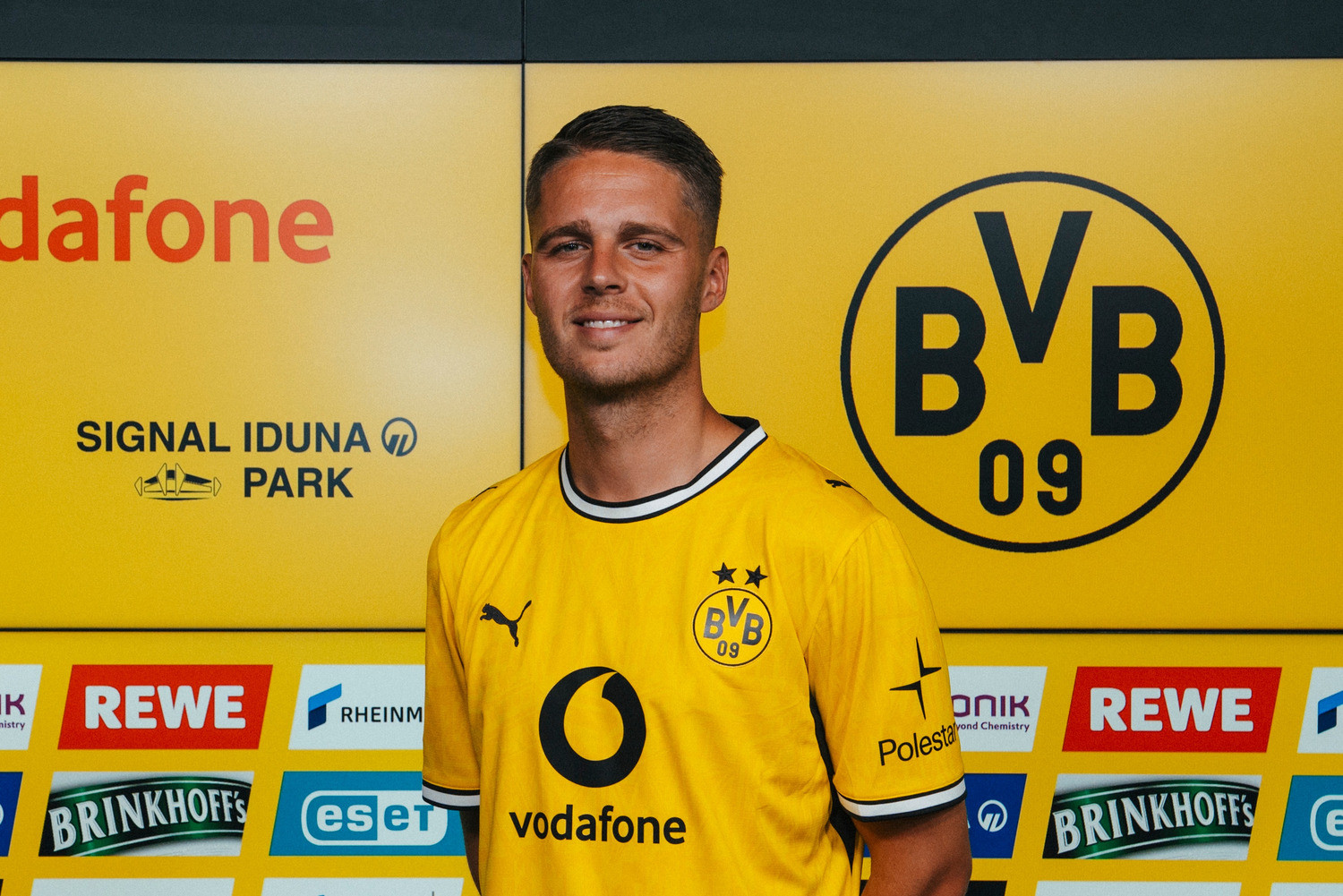 OFICJALNIE: Borussia Dortmund pozyskała trzykrotnego mistrza Holandii. Bariera 100 milionów euro przebita