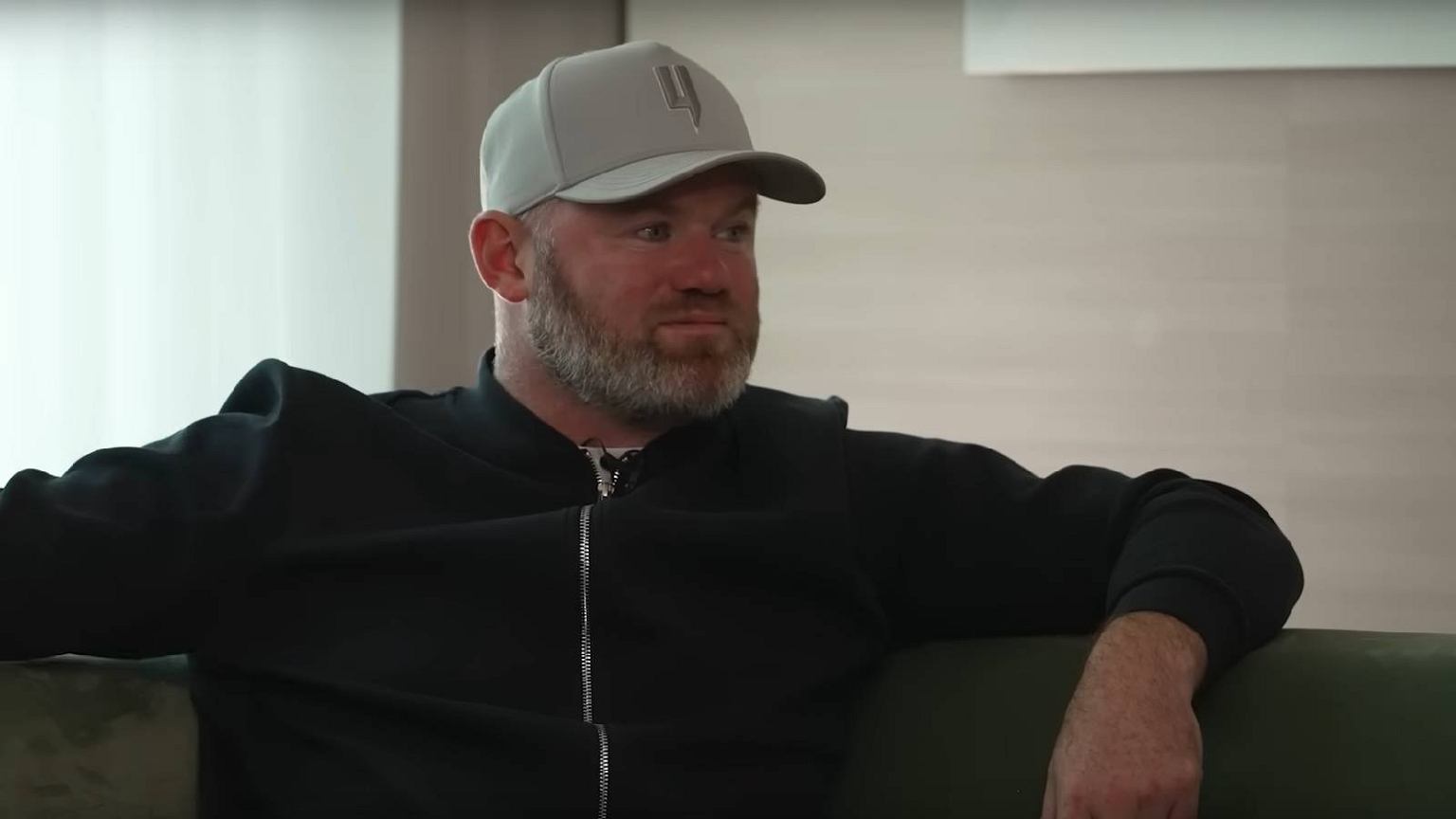 Rooney odwiedził w Polsce niemiecki obóz zagłady. 