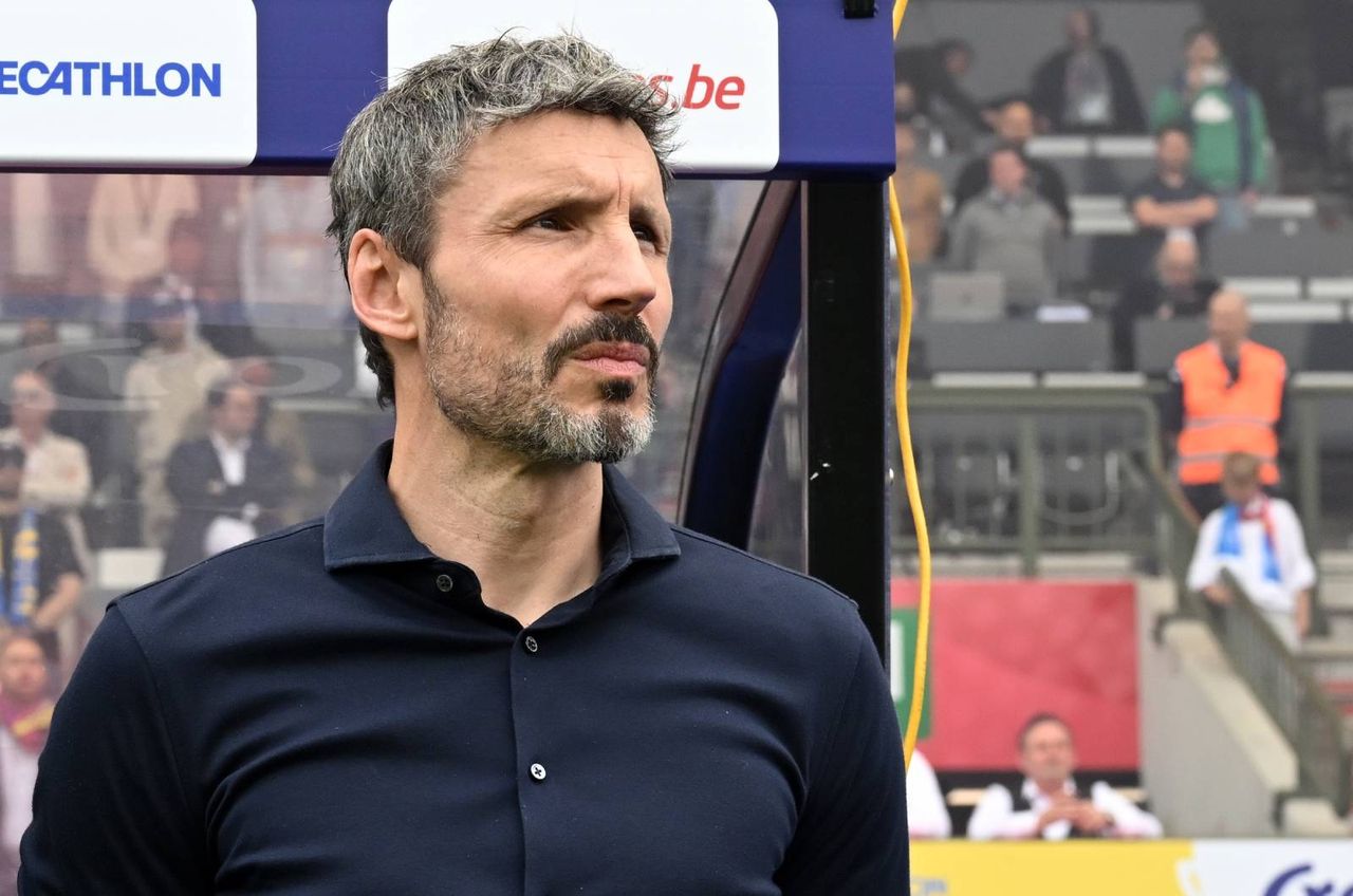 To faworyt do objęcia Belgów. Były piłkarz PSV, Bayernu i Barcelony