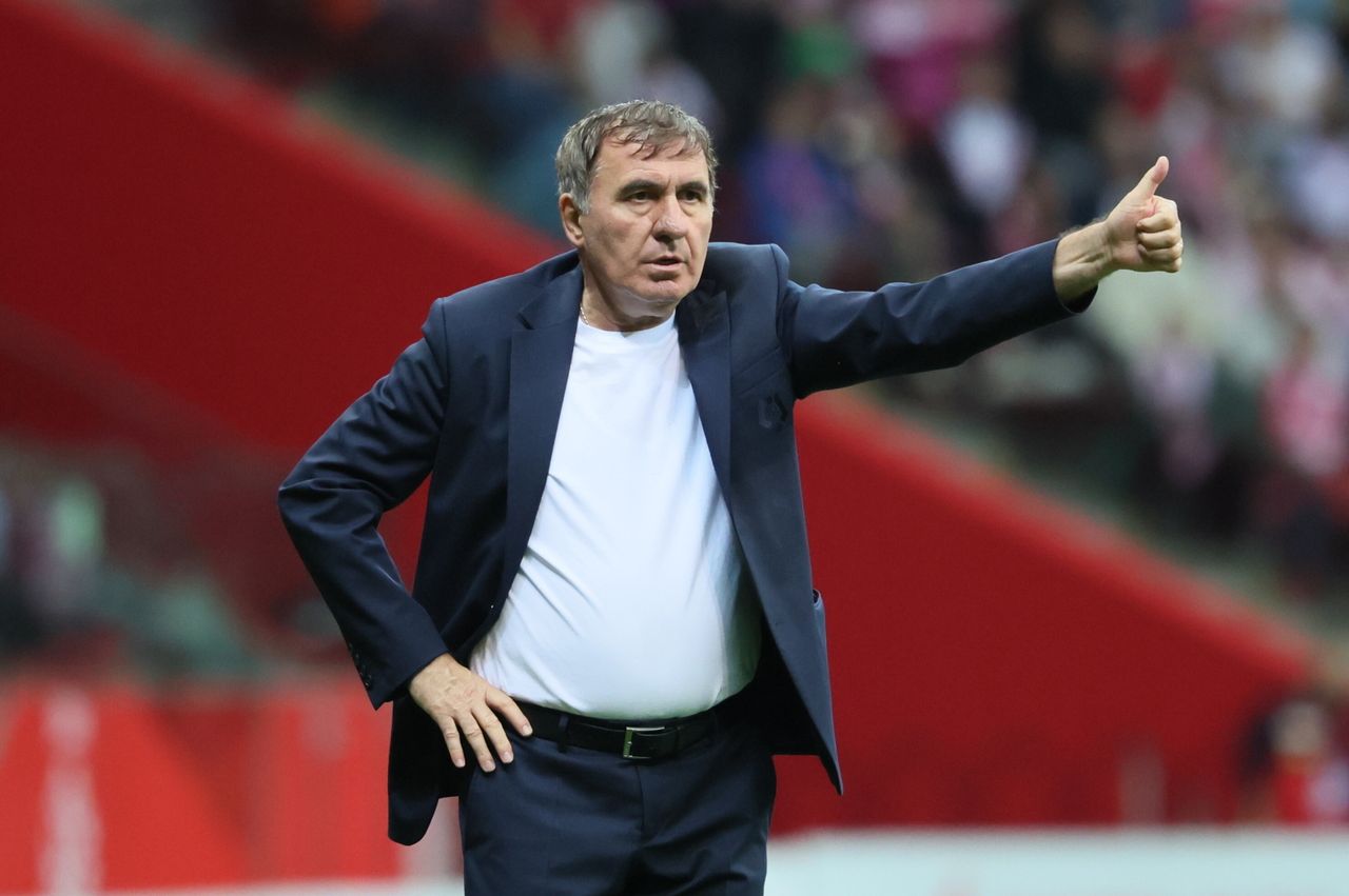 Hagi bombardowany pytaniami o dymisję. 